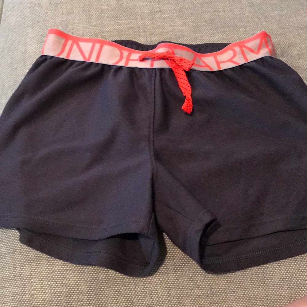 UnderArmour youth medium athletic shorts